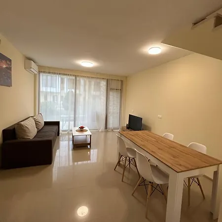 Lighthouse Golf & F79 Holiday home