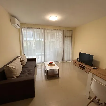 Lighthouse Golf & F79